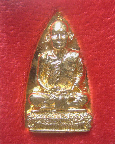 @ รูปเหมือนเตารีดกะหลั่ยทอง หลวงพ่อขอม วัดไผ่โรงวัว จ.สุพรรณบุรี @