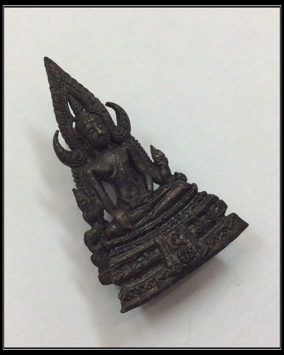 พระพุทธชินราช ภปร. รุ่นปฏิสังขรณ์ วัดพระศรีรัตนมหาธาตุ เนื้อนวโลหะ พิมพ์ใหญ่ กล่องเดิม #1