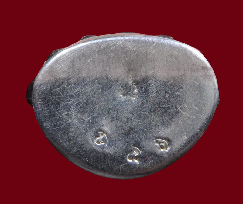 พระกริ่งชินบัญชร บารมี เสาร์ ๕ปี 53 เนื้อนวะ ก้นเงิน จารมือ หลวงพ่อสาครหมายเลข596สวยใส กล่องเดิม มีค