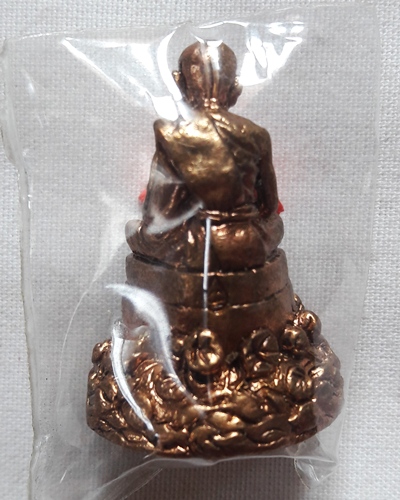 รูปเหมือนฐานปูปลาหลวงปู่ทิมขนาดห้อยคอรุ่น ปี 51 พิธี “แต้เม้ง” เนื้อสัมฤทธิ์