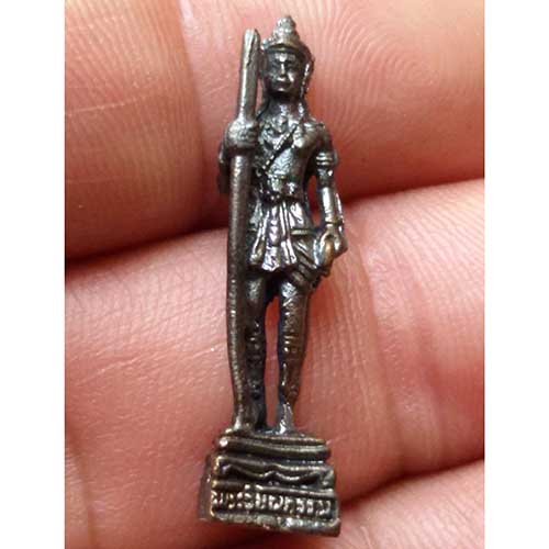 รูปหล่อ พระวิษณุกรรม ที่ระลึก ๒๕ ปี แผนกอิเล็กทรอนิกส์ วิทยาลัยเทคนิคชัยนาท ปี55 (สร้างโดยศิษย์เก่าแ