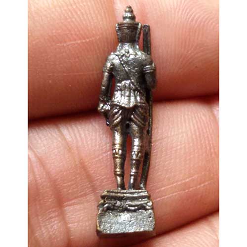 รูปหล่อ พระวิษณุกรรม ที่ระลึก ๒๕ ปี แผนกอิเล็กทรอนิกส์ วิทยาลัยเทคนิคชัยนาท ปี55 (สร้างโดยศิษย์เก่าแ