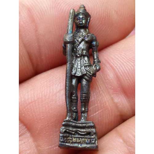 รูปหล่อ พระวิษณุกรรม ที่ระลึก ๒๕ ปี แผนกอิเล็กทรอนิกส์ วิทยาลัยเทคนิคชัยนาท ปี55 (สร้างโดยศิษย์เก่าแ