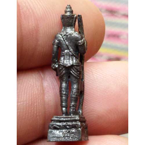 รูปหล่อ พระวิษณุกรรม ที่ระลึก ๒๕ ปี แผนกอิเล็กทรอนิกส์ วิทยาลัยเทคนิคชัยนาท ปี55 (สร้างโดยศิษย์เก่าแ