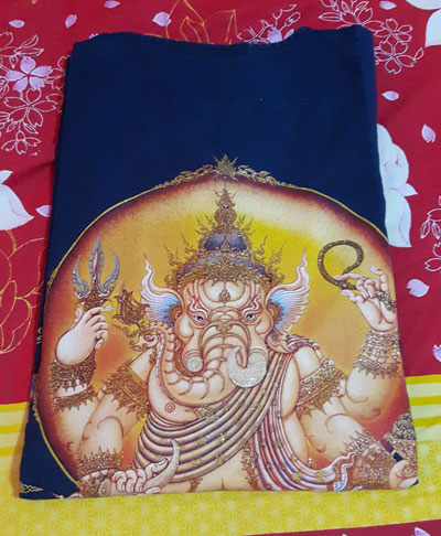 เสื้อม้อห้อมที่ระลึกของใหม่ท่านอาจารย์เฉลิมชัยโฆสิตพิพัฒน์วัดร่องขุ่นเชียงรายไซร้3LLLใส่ได้ตั้งแต่คน