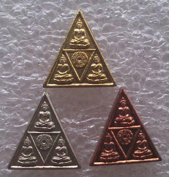 พระรัตนจักรชัยสิทธิ์ 1 ชุด (พิมพ์เล็ก)หลวงปู่ชื้น วัดญาณเสน อยุธยา 