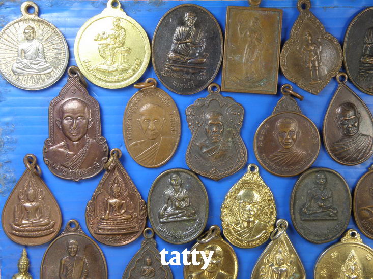 เหมาราคาถูก จัดไป พระไม่ทราบที่ จำนวน 65 องค์(ราคาไม่ถึงองค์ละ 5 บาท)