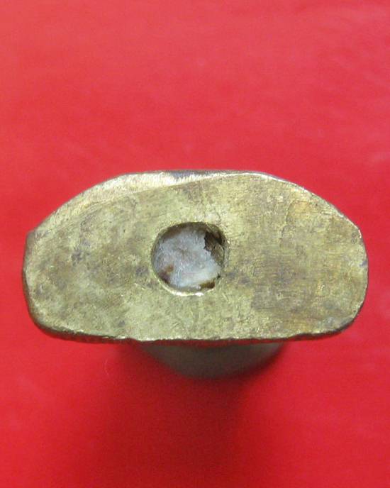 รูปปั๊มหลวงพ่อเกษม เขมโก รุ่นมงคลเกษม 81 ปี เนื้อทองเหลืองฐานอุดเทียนชัย ออกปี 2535 กล่องเดิม