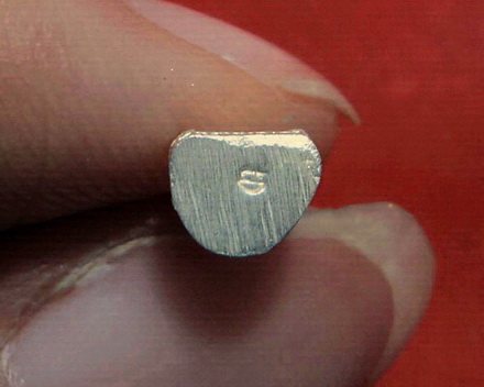 รูปหล่อจิ๋วหลวงพ่อเปิ่น วัดบางพระ จ.นครปฐม เนื้อเงิน น่ารักมากค่ะ