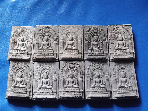 พระผงพิชิตมารหลวงปู่ทิมปี14 มูลนิธิธรรมธัชจัดสร้างทีเดียว10องค์******เคาะเดียว*****