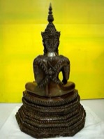 พระบูชาทรงเครื่องกษัตริย์