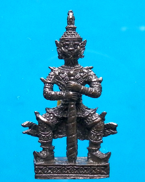 ท้าวเวสสุวรรณ หลวงปู่หงส์ วัดเพชรบุรี(สุสานทุ่งมน) จ.สุรินทร์