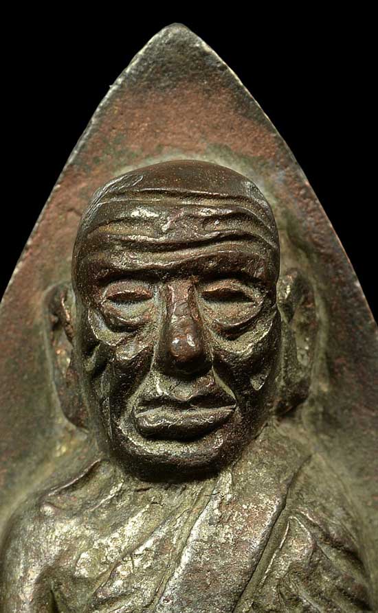 หลวงปู่ทวด หลังเตารีด เนื้อนวะโลหะ พิมพ์ใหญ่ รุ่นสร้างโรงพยาบาลโคกโพธิ์ ปี 2539