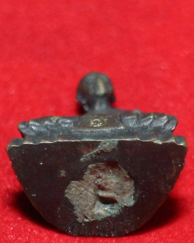 รูปหล่อหลวงปู่ทิม ออกพิธีวางศิลาฤกษ์ รูปเหมือนหลวงปู่ ครับ