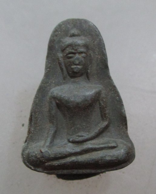 20 บาท พระท่ากระดานน้อย หลวงพ่อลำใย วัดทุ่งลาดหญ้า จ กาญจนบุรี (ตะกั่วเก่ามาปั๊มใหม่) พิเศษสองหน้า
