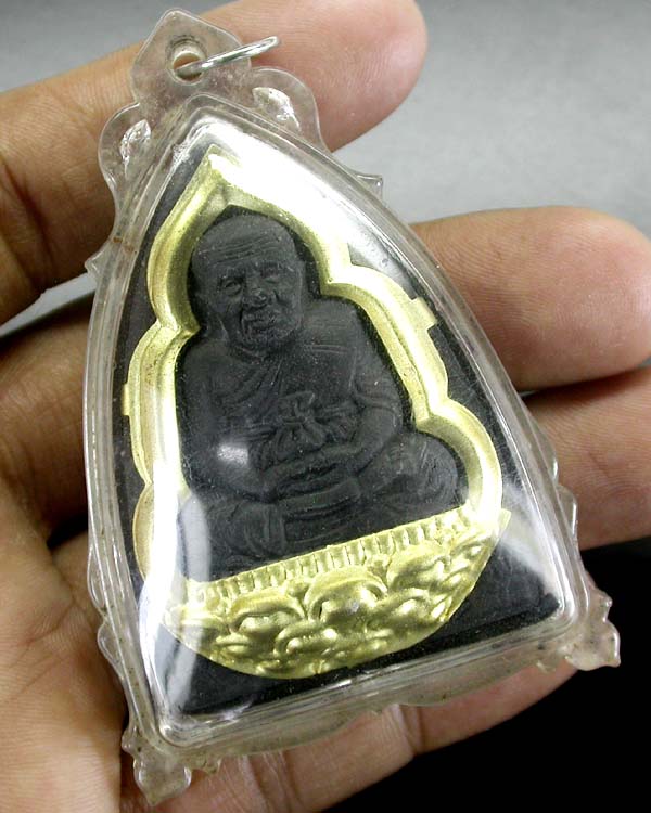 พระหลวงปู่ทวด ว.ช.ล. ซุ้มฐานทองเหลือง วัดเขาหลาว จ.ราชบุรี สวยๆ พร้อมกรอบ เคาะเดียวครับ