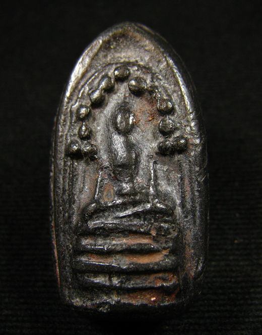 พระเนื้อผงลงรัก เนื้อหามวลสารดี สวยไม่ทราบที่ครับ