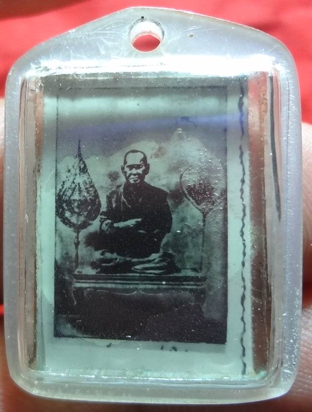  ภาพถ่ายสมเด็จพุฒจารย์โต เก่าๆตามภาพเลยครับ