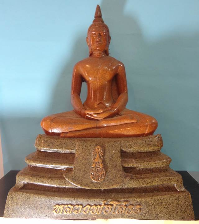  หลวงพ่อโสธรเนื้อกระเบื้องหลังคาโบสถ์หน้าตัก 7 นิ้วฐาณกว้าง 9 นิ้ว