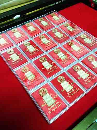 20 องค์ครับ พระสมเด็จ 122 ปี พิมพ์คะแนน รูปเหมือน คัดสวย 20 องค์ พร้อมกล่องเดิม ทุกองค์