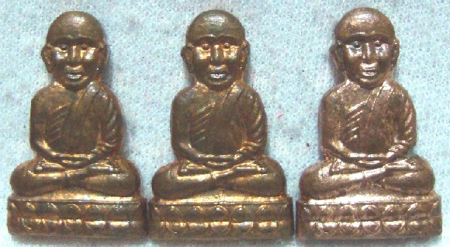 หลวงปู่ทวดหน้ากาก หลวงปู่เขียว วัดห้วยเงาะ 3องค์