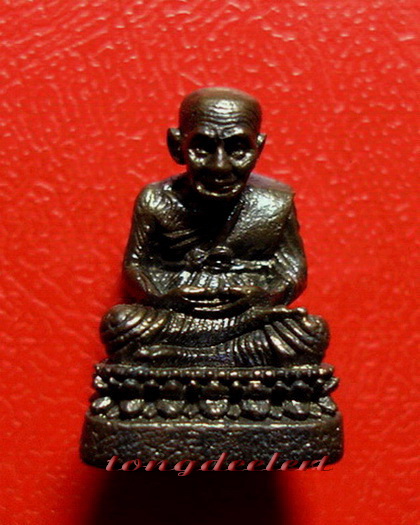 รูปหล่อหลวงพ่อทวด วัดช้างให้ รุ่นสร้างพระตำหนัก ร.๙(สร้างบ้านให้พ่อ) เนื้อนวะ สวยมากค่ะ