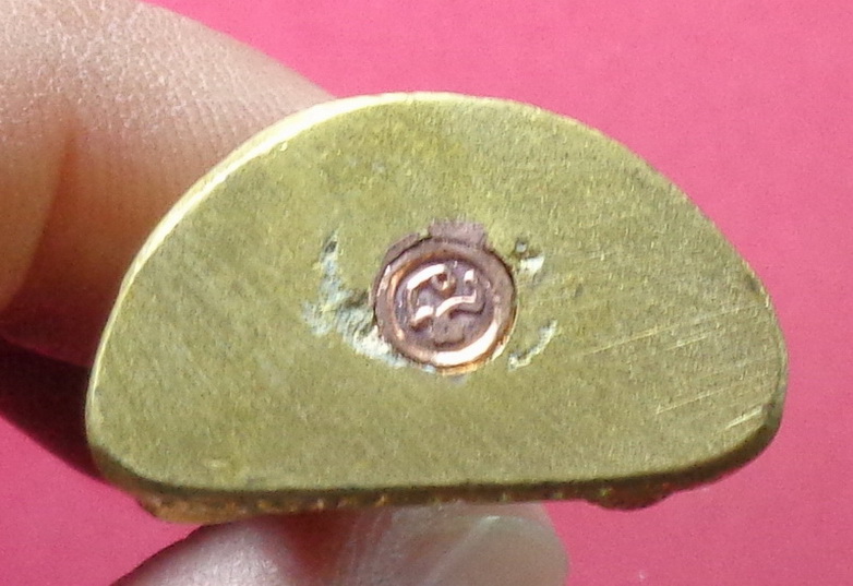 พระหลวงพ่อทันใจ วัดบรมธาตุ จ.ตาก สวยครับ