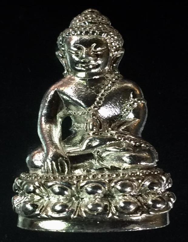 พระกริ่งพรหมบันดาล เนื้อเงิน หลวงพ่อจรัญ วัดอัมพวัน ปี 2556 เลข901 กล่องเดิม