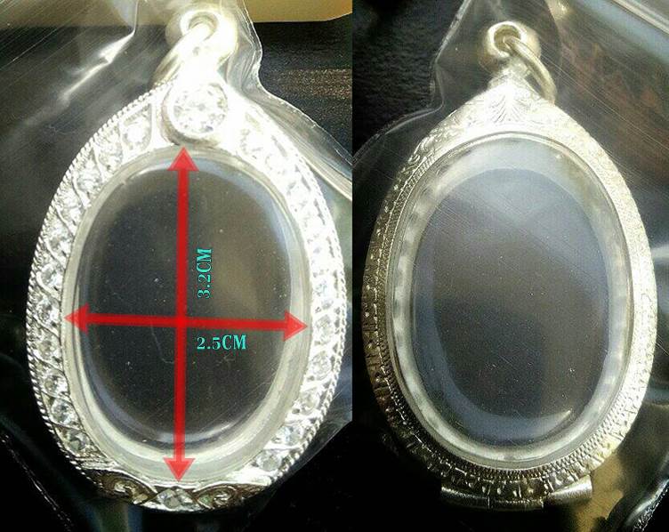 ตลับเงินแท้ฝังอัญมณี สำหรับเหรียญหรือพระผงรูปไข่ พิเศษเฉพาะเลยครับ กรอบสวยๆครับแค่อยากให้ลองชม แล้วค