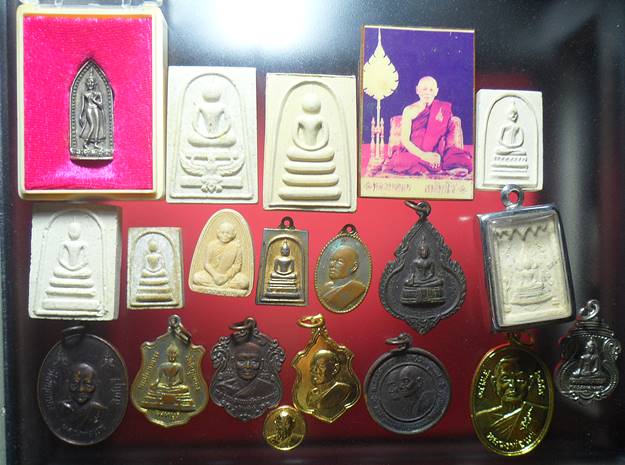 หลวงพ่อแพ วัดพิกุลทอง สิงห์บุรี 20องค์เคาะเดียวแดงชุดที่2