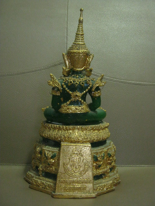 พระบูชา พระแก้วมรกตจำลอง สมาคมทหาร ตำรวจ พลเรือน