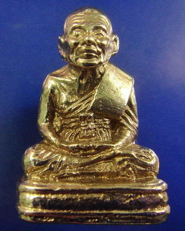 หลวงพ่อทวด พิมพ์เบตง 101 ปี อาจารย์ทิม เนื้ออัลปาก้า บรรจุมวลสารปี 97 พร้อมกล่องเดิมจากวัด