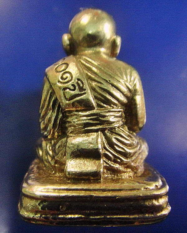 หลวงพ่อทวด พิมพ์เบตง 101 ปี อาจารย์ทิม เนื้ออัลปาก้า บรรจุมวลสารปี 97 พร้อมกล่องเดิมจากวัด