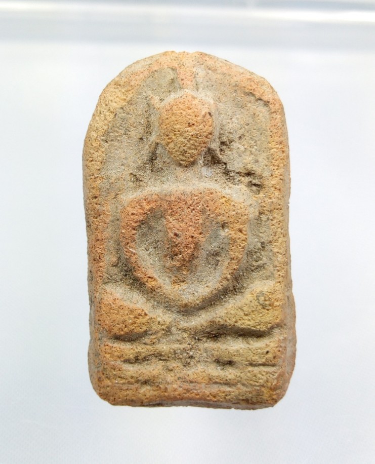 พระเนื้อดินไม่ทราบที่