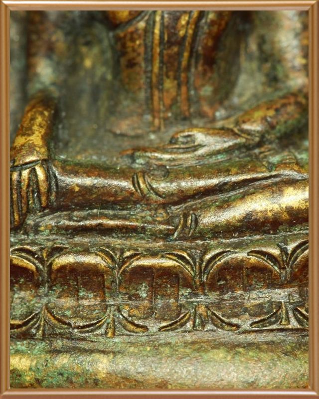 พระพุทธชินราช วัดสุทัศน์ฯ รุ่นอินโดจีน พิมพ์สังฆาฎิยาว ปี2485 ตอกโค๊ต แต่งเก่า