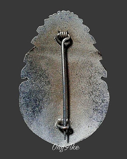 เข็มกลัดรุ่นแรก หลวงพ่อแพ วัดพิกุลทอง ปี ๐๙