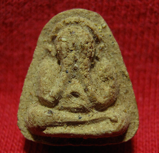 พระปิดตา เนื้อผงจินดามณี หลวงปู่แก้ว วัดละหารไร่ มีเกศาครับ