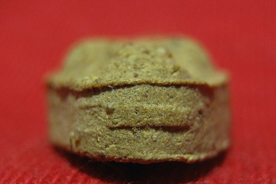 พระปิดตา เนื้อผงจินดามณี หลวงปู่แก้ว วัดละหารไร่ มีเกศาครับ