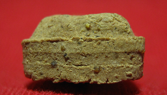 พระปิดตา เนื้อผงจินดามณี หลวงปู่แก้ว วัดละหารไร่ มีเกศาครับ