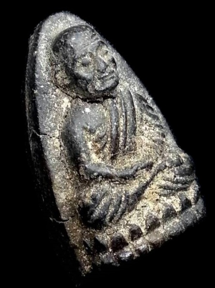 หลวงปู่ทวดเนื้อว่านพิมพ์กลาง วัดช้างให้ ปี24 