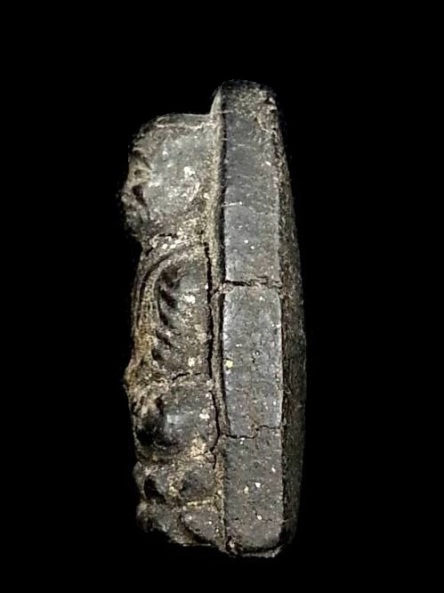 หลวงปู่ทวดเนื้อว่านพิมพ์กลาง วัดช้างให้ ปี24 