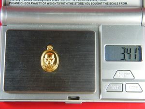 เม็ดแตง เนื้อทองคำ รุ่นโภคทรัพย์ หลวงพ่อจรัญ วัดอัมพวัน เลข 508 ปี 2554 กล่องเดิม