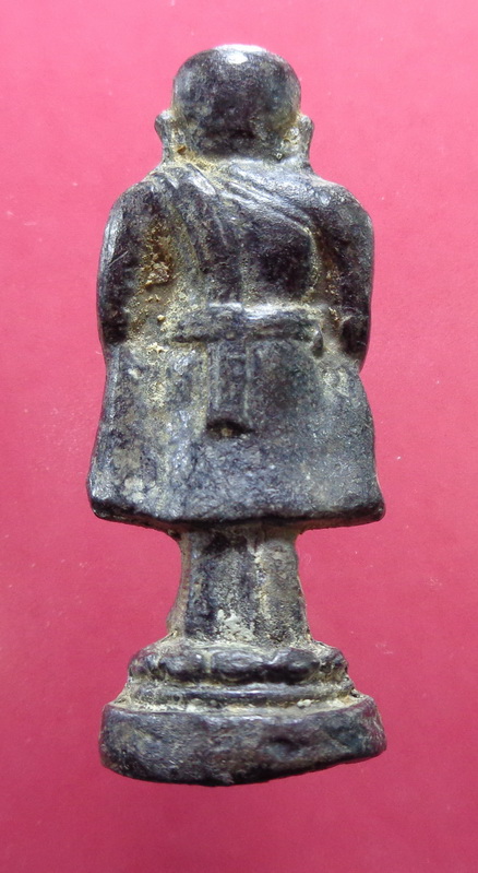 รูปหล่อพระสังกัจจาย์มหาลาภ พิมพ์ยืนอุ้มบาตร สวยครับ