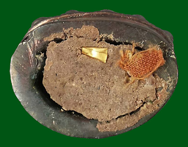 พระกริ่งสิงหบุราจารย์ รุ่นเจริญพร หลวงพ่อจรัญ วัดอัมพวัน จ.สิงห์บุรี เนื้อนวโลหะพิเศษ ฝังตะกรุดทองคำ