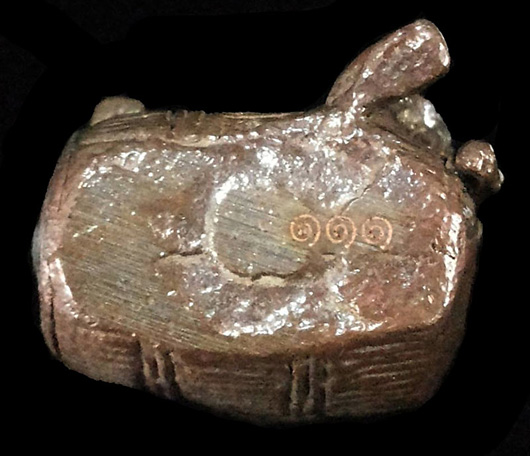 รูปหล่อฤาษีนั่งกลอง พระอธิการใจ วัดพระยาญาติ จ.สมุทรสงคราม ปี2552 เนื้อสำริด หมายเลข 111