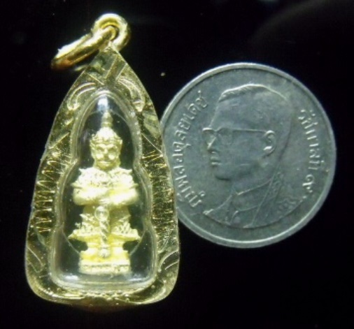 **วัดใจ**รูปเหมือนท้าวเวสสุวรรณ ชุบทอง สวยๆ ไม่ทราบที่**เทพแห่งขุมทรัพย์ เลี่ยมทองไมครอนพร้อมใช้