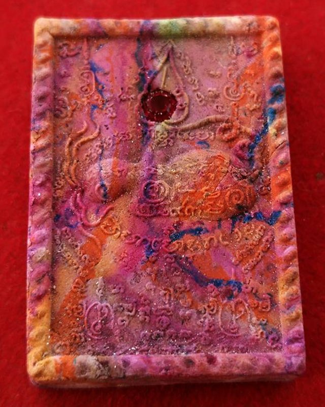 เพชรพญาธร เนื้อเบญจรงค์ฝังพลอย ๒ เม็ด ๒๕๔๓หลวงปู่หมุน เสกวัดซับลำใย สร้าง