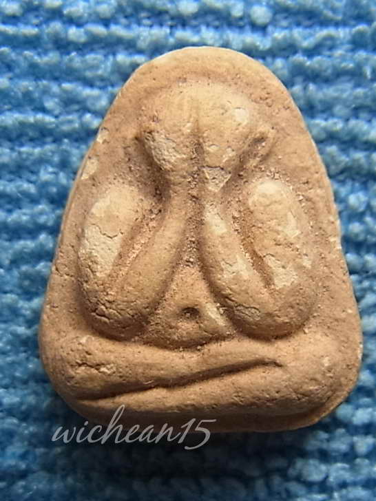 พระปิดตาวัดยายร้า(สุวรรณรังสรรคฺ) ระยอง หลวงปู่ทิม ปลุกเสก ปี16 เนื้อว่านเหลือง  --01-