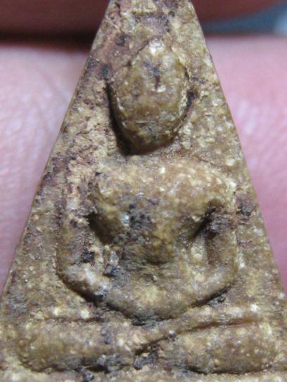 พระนางพญาสมาธิ พิมพ์นิยมฐานสูง ปี2516 เนื้อผง วัดบ่อวิน จ.ชลบุรี หลวงปู่ทิม ปลุกเสก