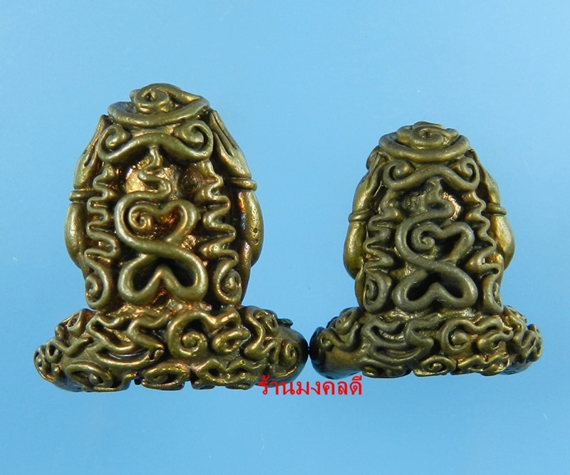 พระปิดตาอุตตโม รุ่นไตรมาส 53 หลวงพ่อสาคร วัดหนองกรับ เนื้อชนวน พิมพ์ใหญ่ เลข 883 พิมพ์กลางเลข 2242